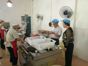 瀘州市食藥監局局長曾平深入合江縣檢查食品生產與經營環節